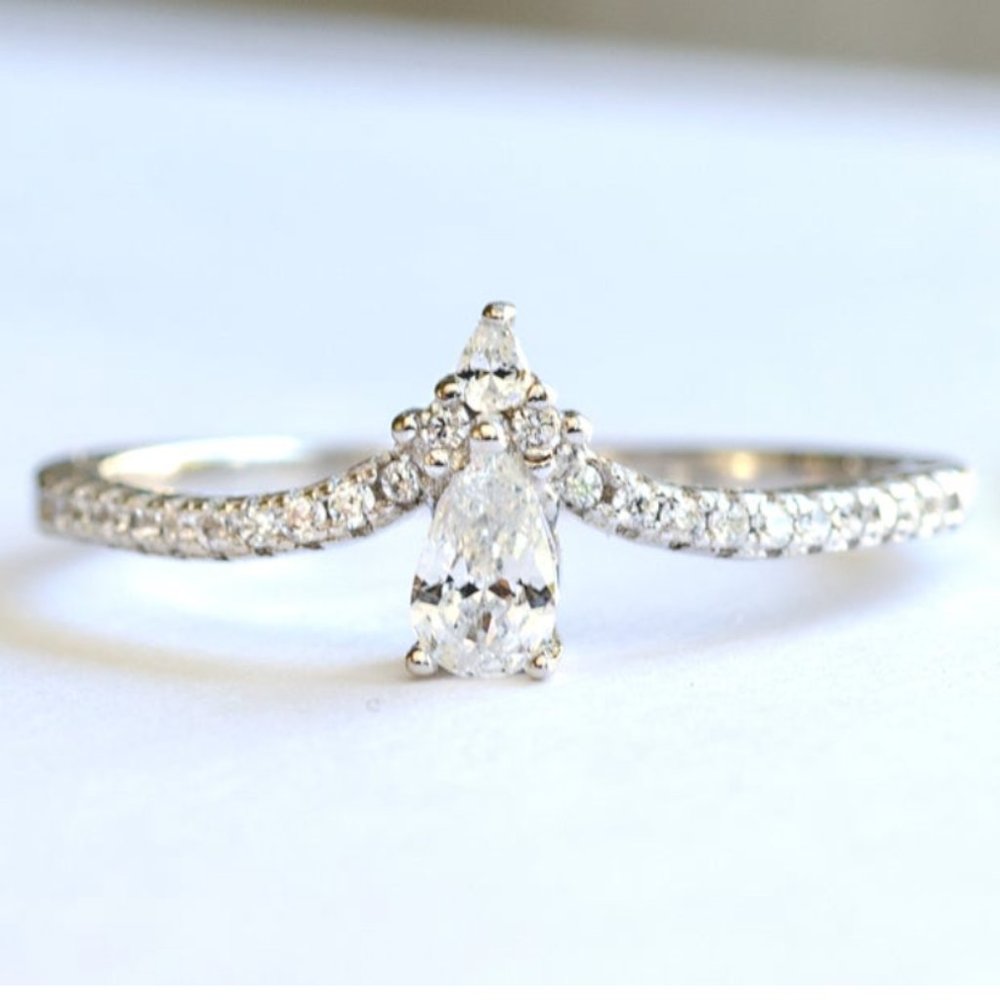 Vintage Style Pear Crown Ring